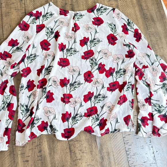 Vince Camuto Floral Ruffled Bell Sleeve Blouse - Picture 3 of 8